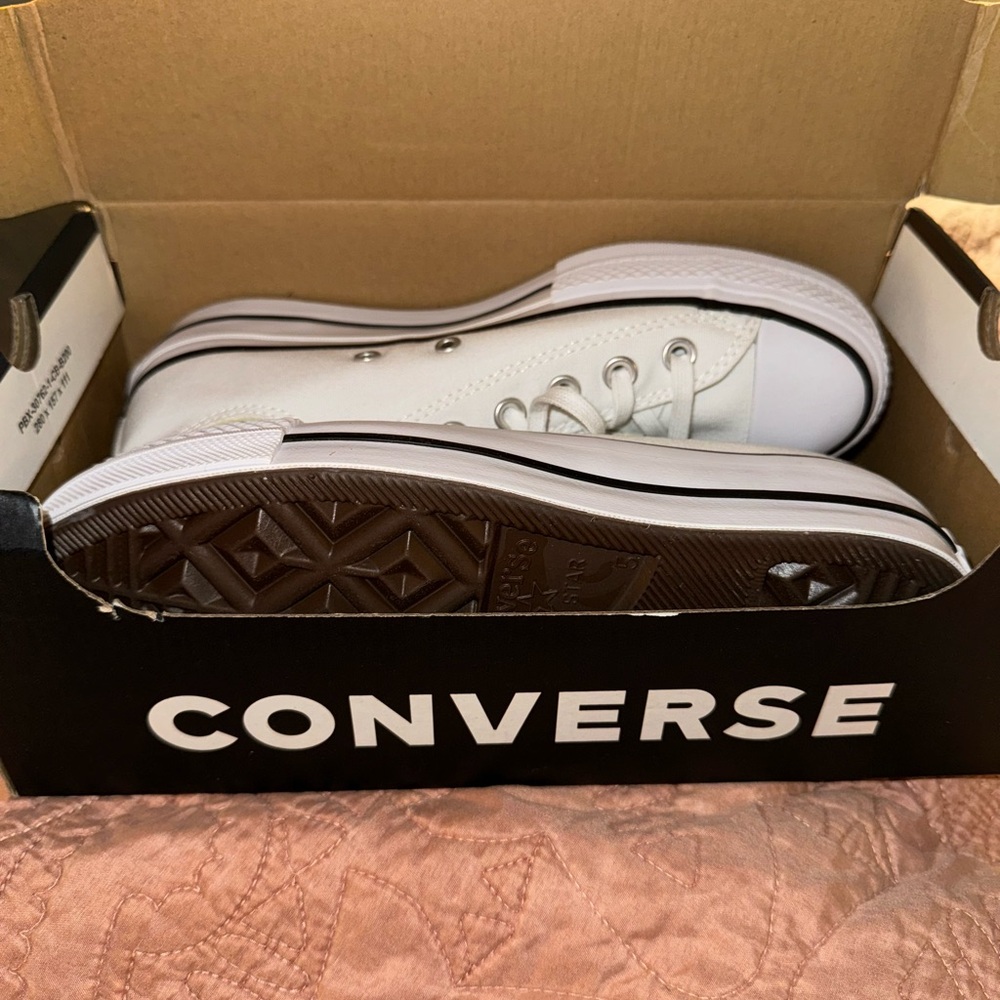NEVER WORN White Platform Converse